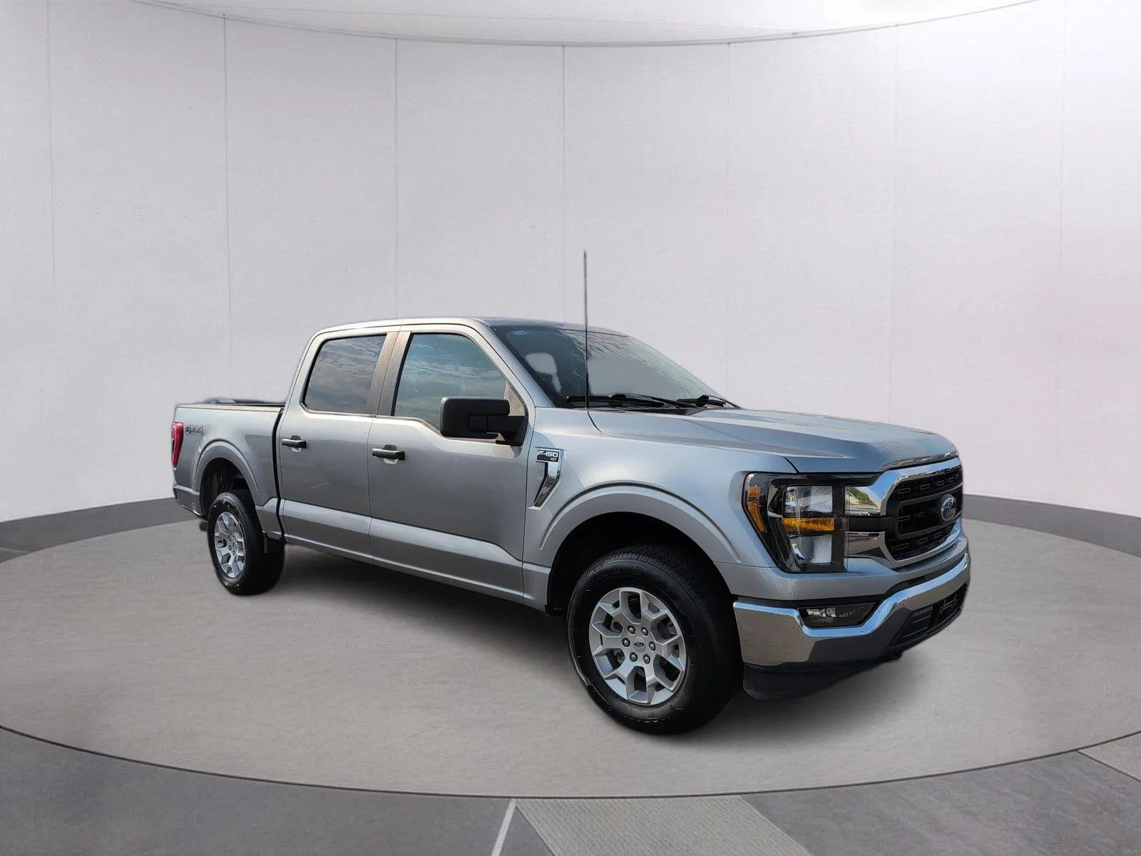 Used 2023 Iconic Silver Ford XLT image 7