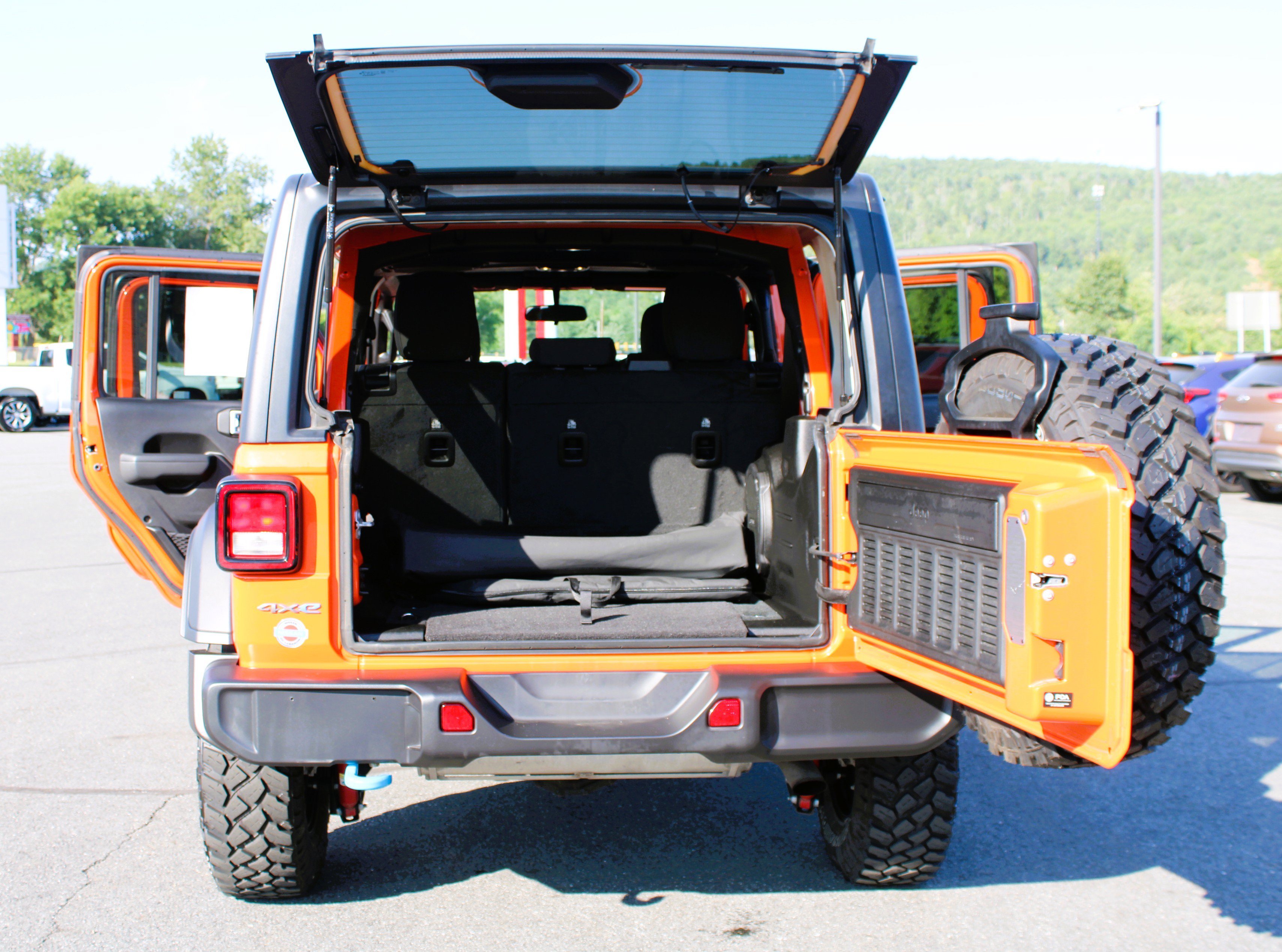 Used 2023 Punkn Metallic Clearcoat Jeep  image 21
