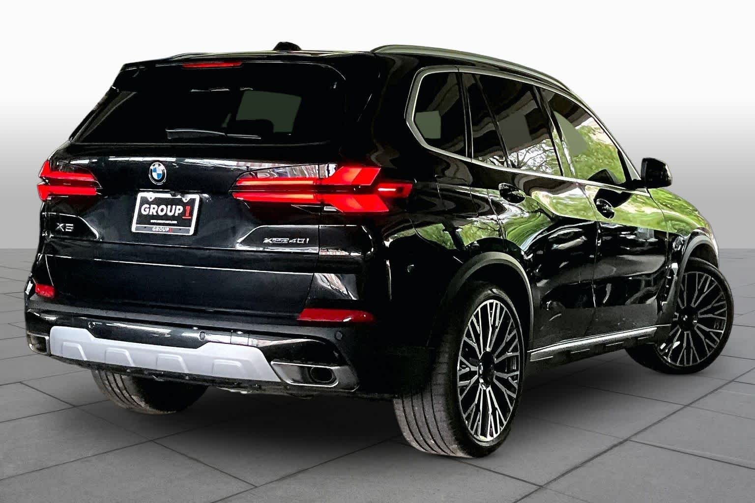 Used 2024 Black Sapphire Metallic BMW xDrive40i image 12