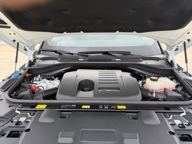 New 2026 Fuji White Land Rover Dynamic SE image 19