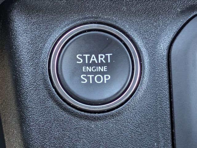 Used 2024  Land Rover V8 image 29