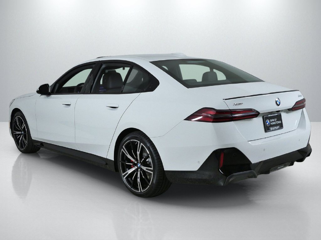 New 2027 Alpine White BMW 530i xDrive image 14