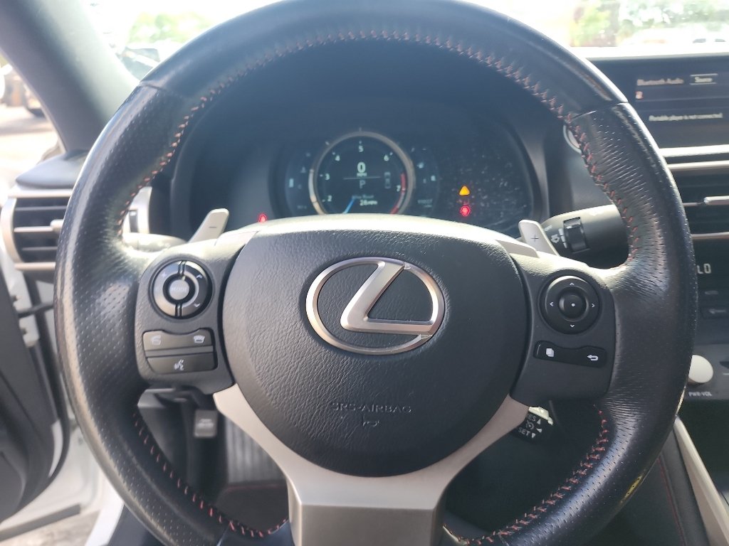 Used 2015 Starfire Pearl Lexus  image 16