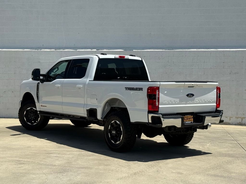 New 2026 Star White Metallic Tri-Coat Ford F-250® Lariat® image 3