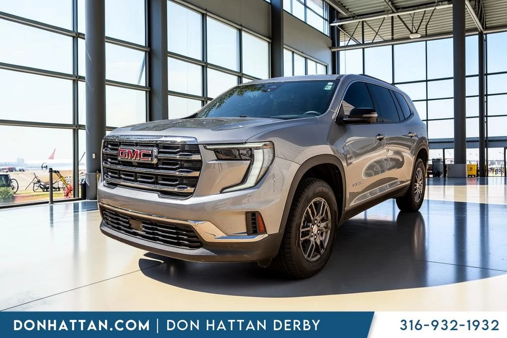 Used 2025 Silver GMC Elevation image 27