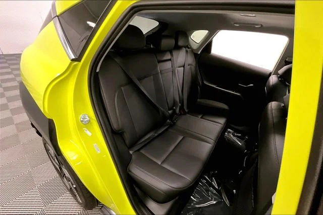 Used 2025 Neoteric Yellow Hyundai Limited image 26