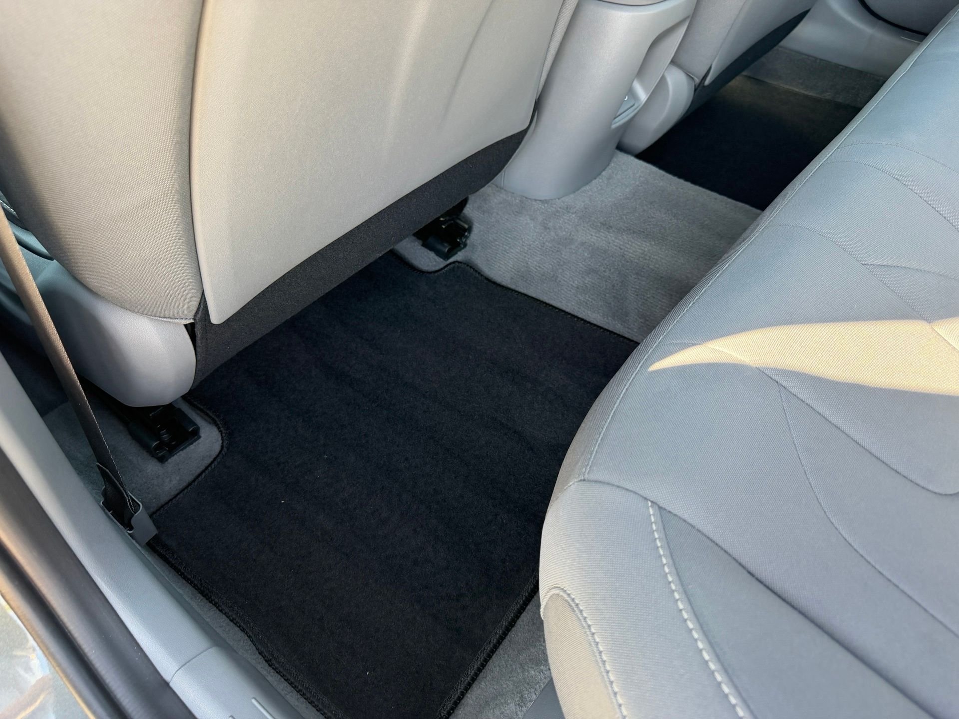 Certified Used 2025 Gray Hyundai Blue image 38
