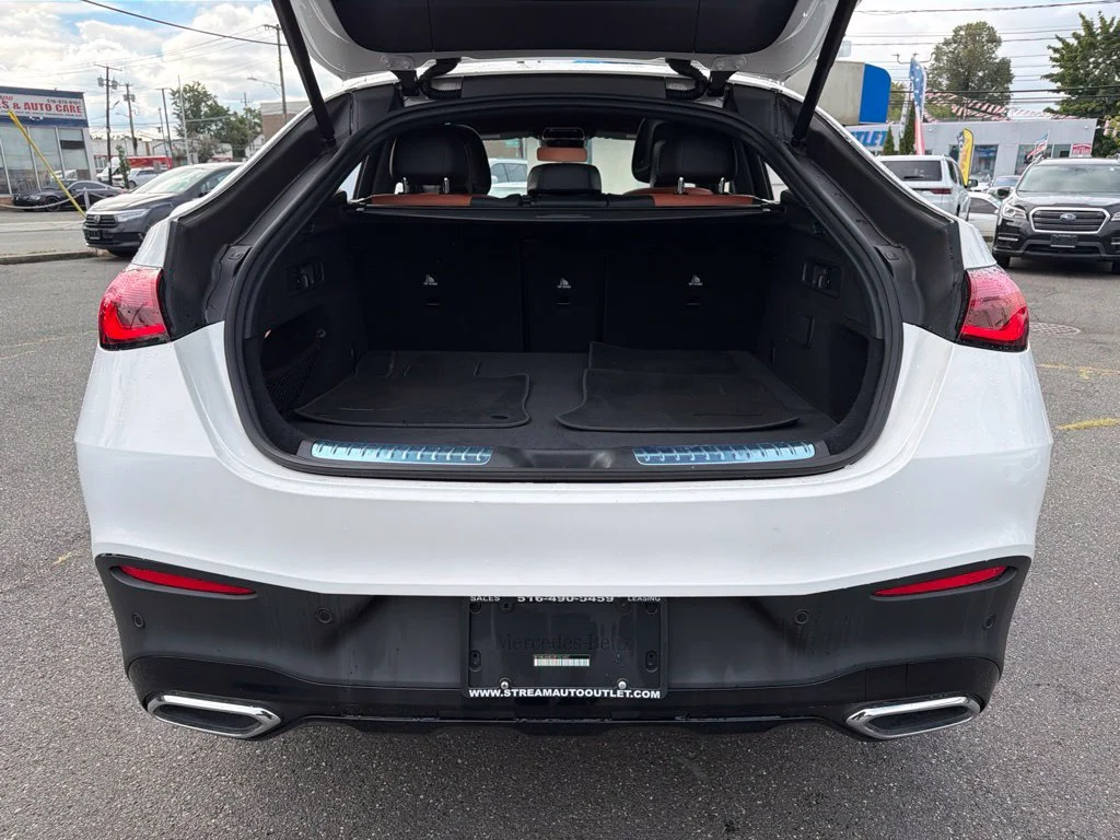 Used 2024 White Mercedes-Benz GLC 300 Coupe image 10