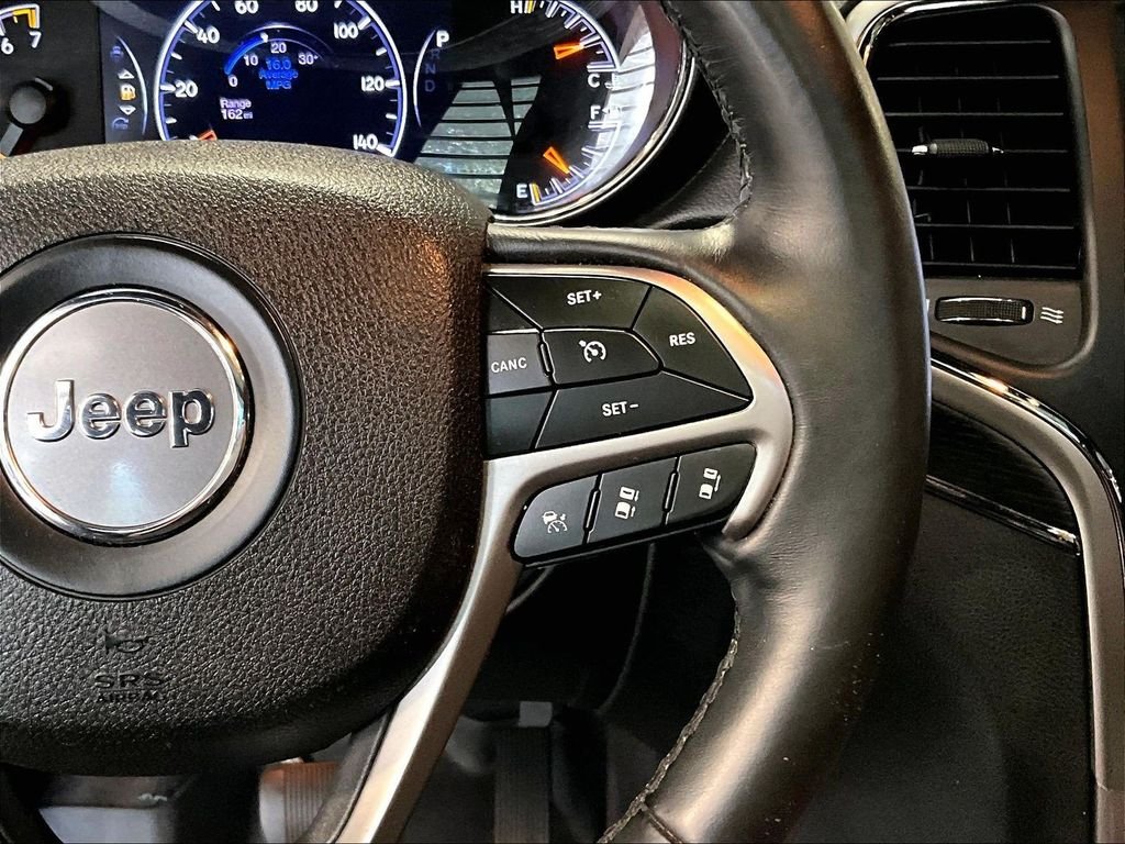 Used 2018 White Jeep Overland image 25