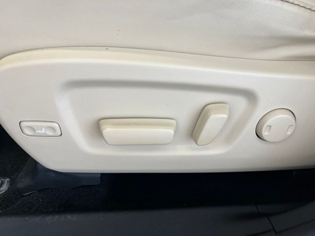 Used 2019 Red Toyota XLE image 24