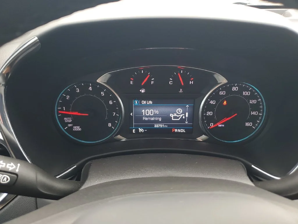 Used 2024 Summit White Chevrolet LT image 18