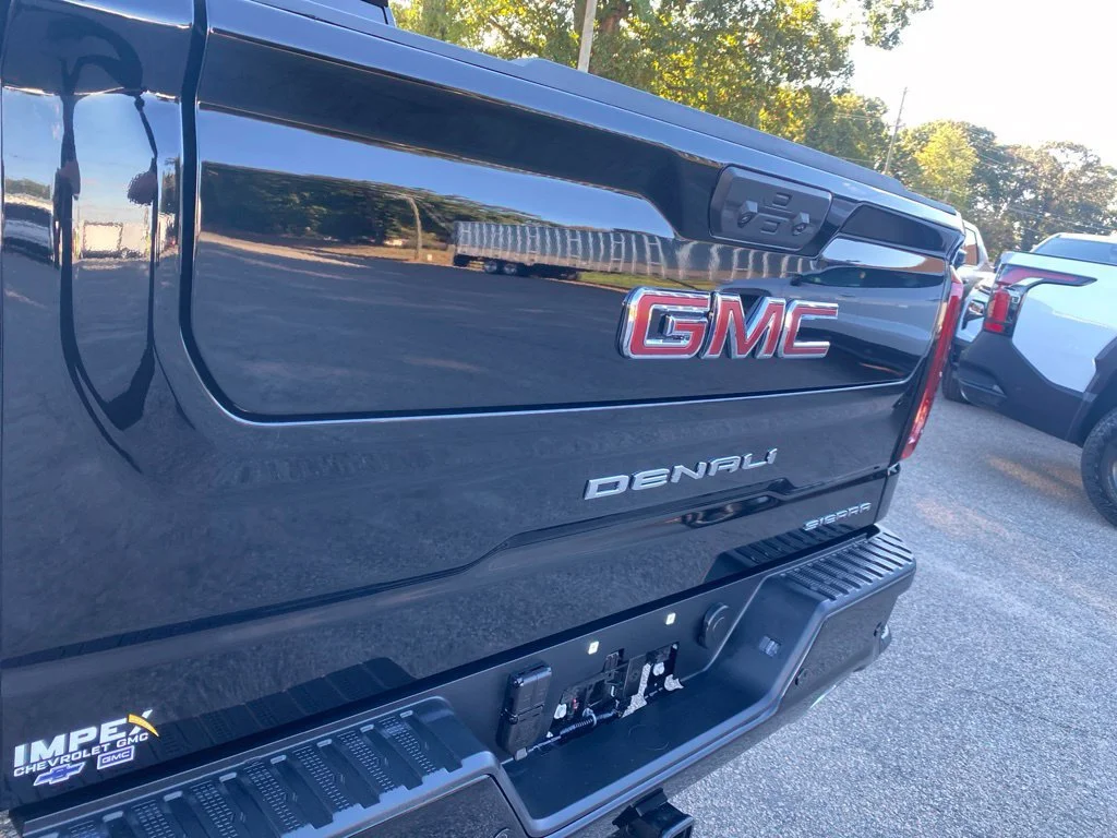 Used 2026 Onyx Black GMC Denali image 33