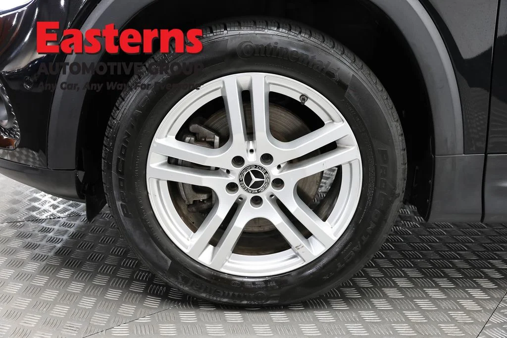 Used 2022 Black Mercedes-Benz GLB 250 image 33