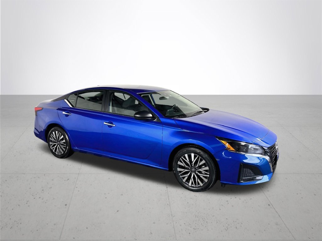 Used 2025 Bluestone Nissan 2.5 SV image 4