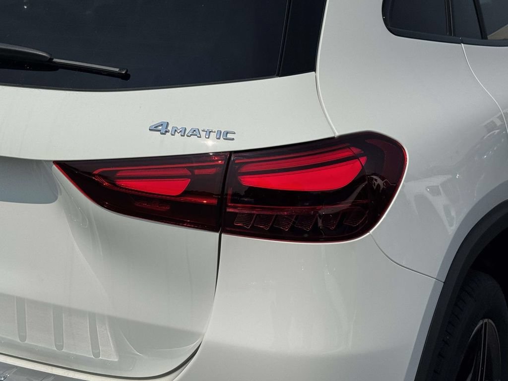 New 2026 Polar White Mercedes-Benz GLA 250 image 14