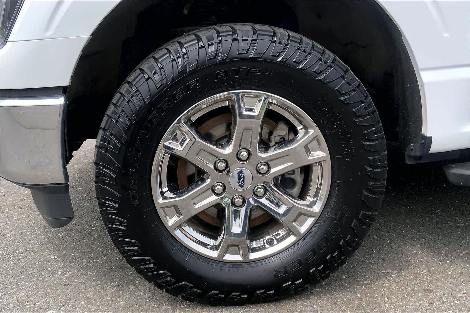 Used 2023 Oxford White Ford XLT image 11