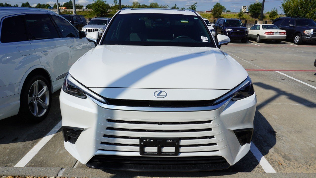 Certified Used 2025 White Lexus TX 350 Premium image 3