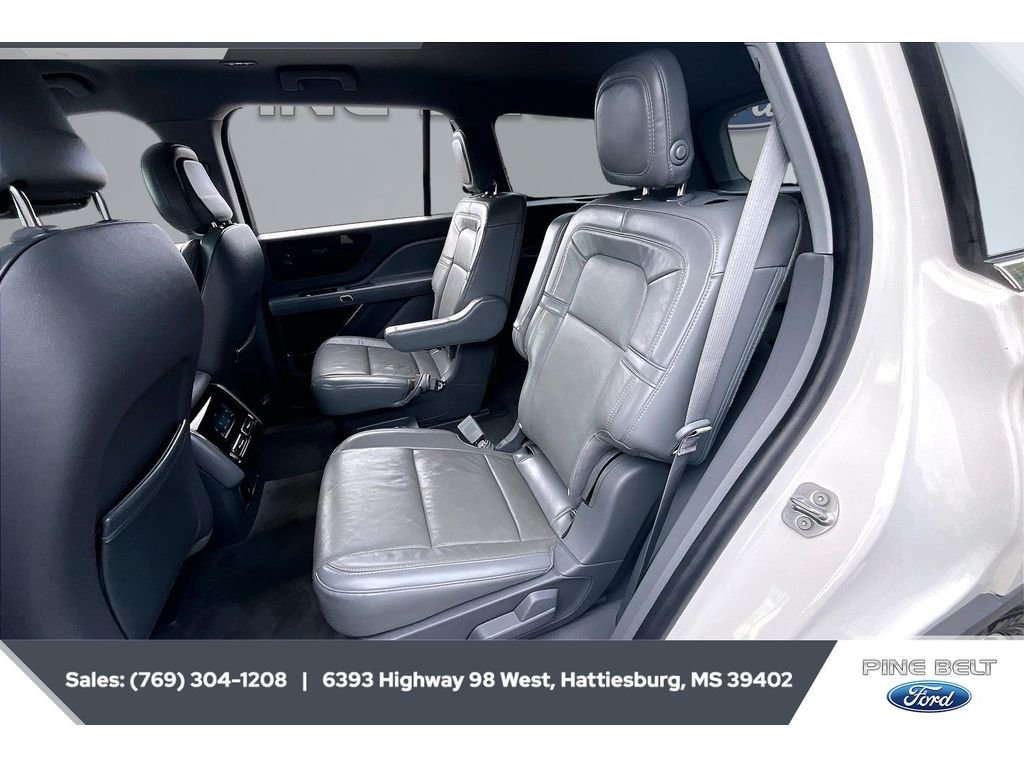 Used 2020 Pristine White Metallic Tri-Coat Lincoln Reserve image 19