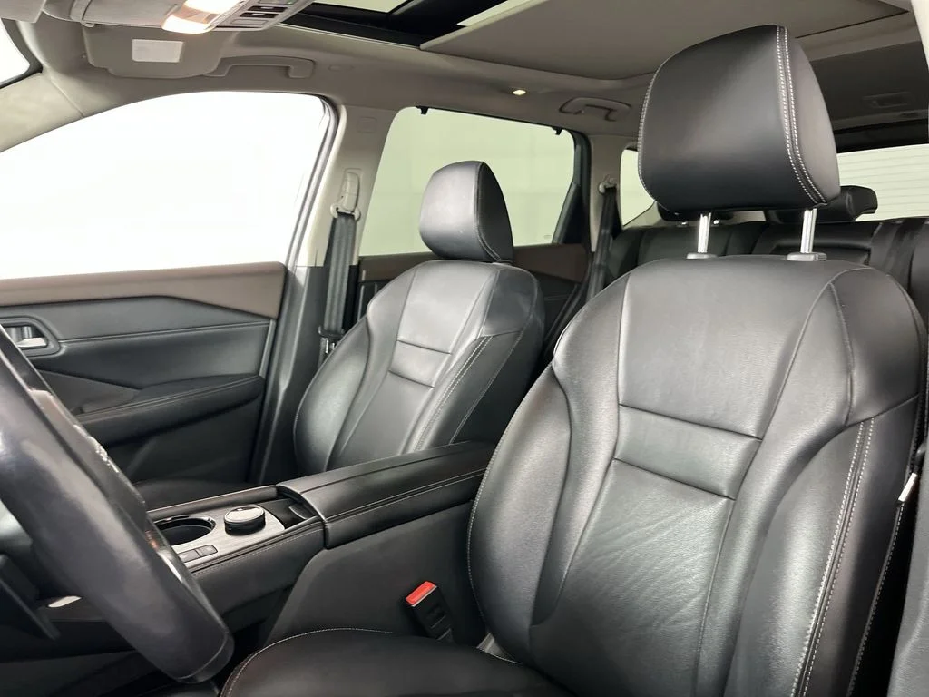 Used 2023 Gray Nissan SL image 15