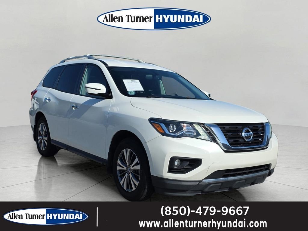 2019 Nissan Pathfinder SV 2WD's photo