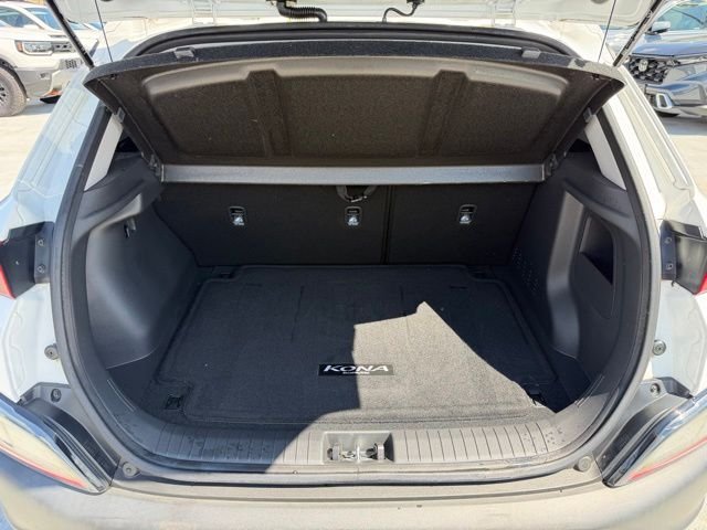 Used 2023 White Hyundai SEL image 14