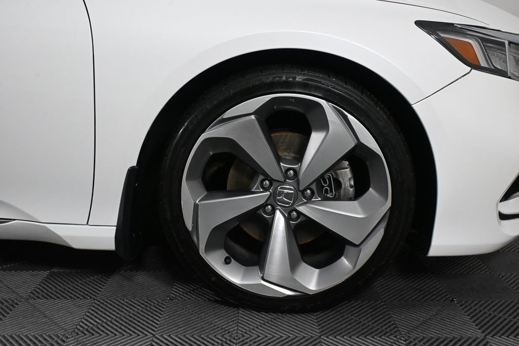 Used 2018  Honda Touring image 34