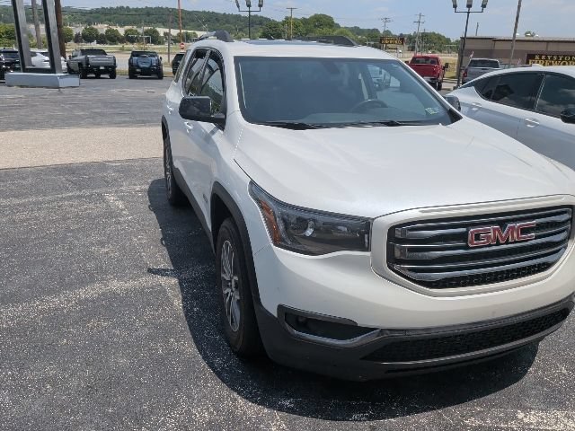 Used 2017 WHITE FROST TRICOAT GMC SLE image 5
