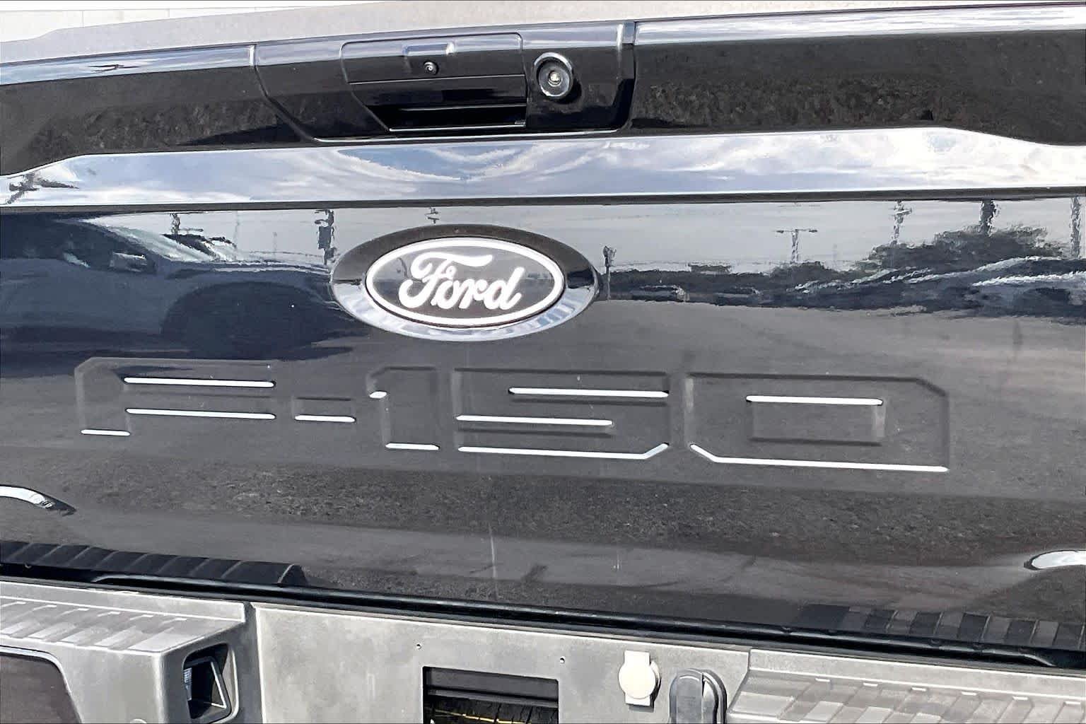 Used 2024 Agate Black Metallic Ford XLT image 27