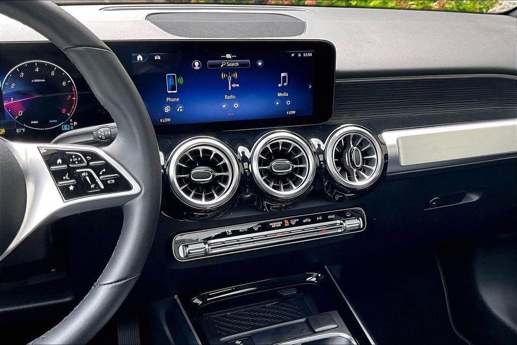 Used 2026 Gray Mercedes-Benz GLB 250 image 6
