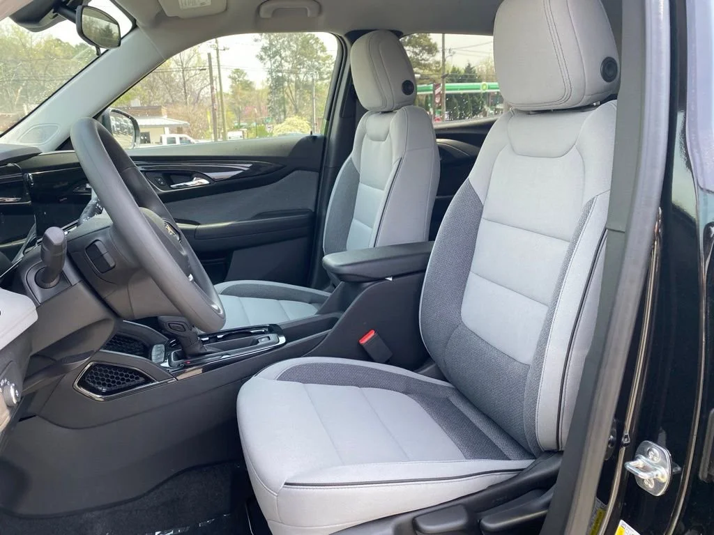 New 2026 Mosaic Black Metallic Chevrolet LT image 10