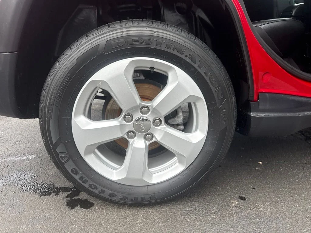 Certified Used 2020 Red Jeep Latitude image 38
