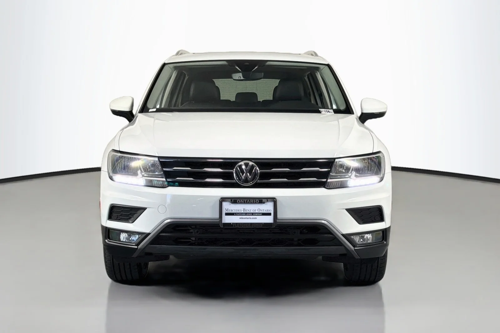 Used 2020 Pure White Volkswagen SEL image 3