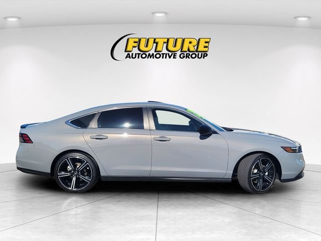 Used 2024  Honda Sport image 3