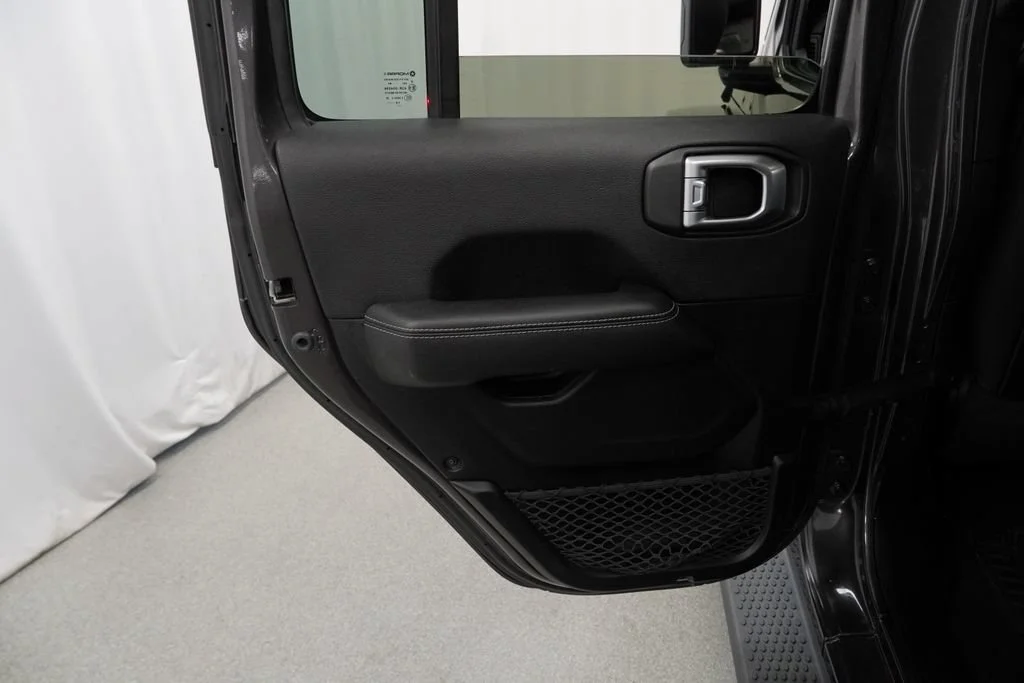 Used 2020 Gray Jeep Sahara 4x4 image 26