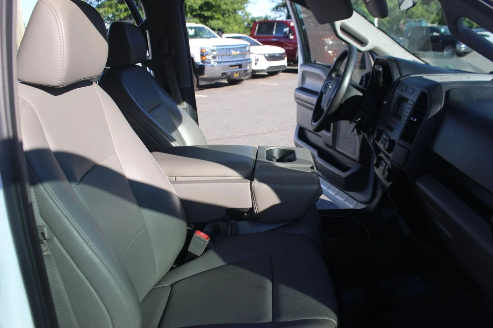 Used 2020 White Ford XL image 35