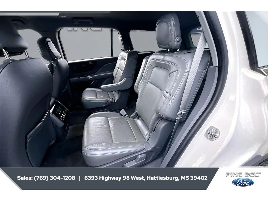 Used 2020 Pristine White Metallic Tri-Coat Lincoln Reserve image 19