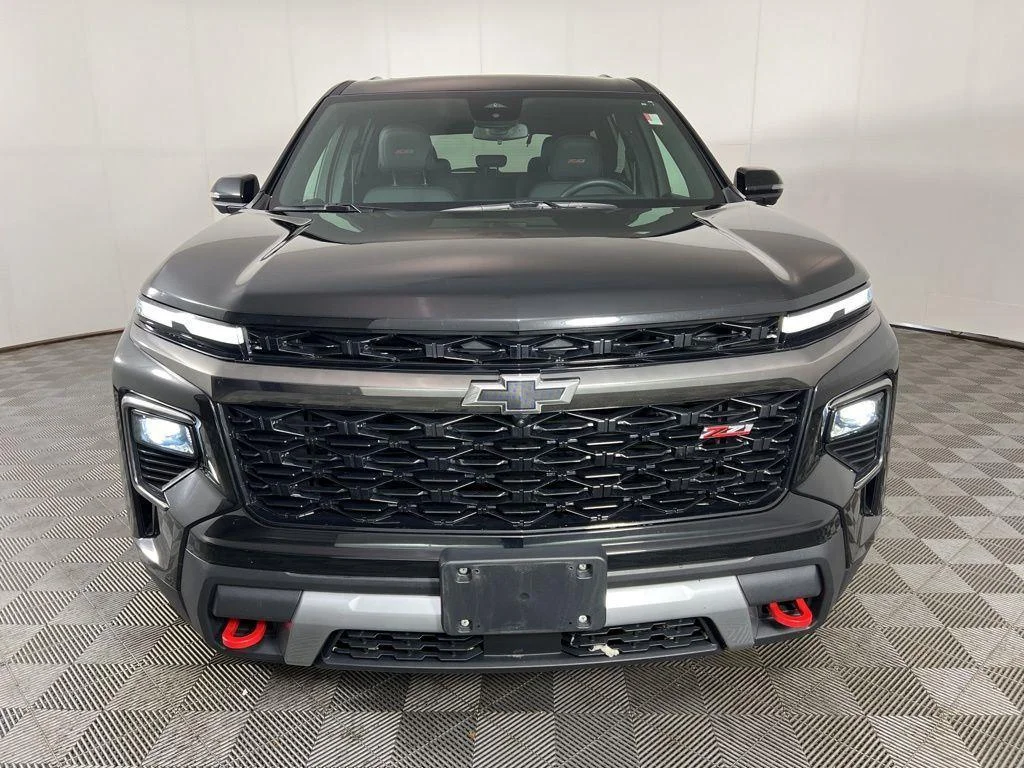 Used 2025 Mosaic Black Metallic Chevrolet Z71 image 3