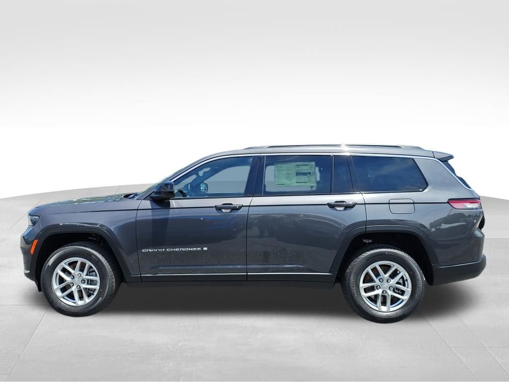 New 2026 Baltic Gray Metallic Clear-Coat Exterior Paint Jeep Laredo image 2