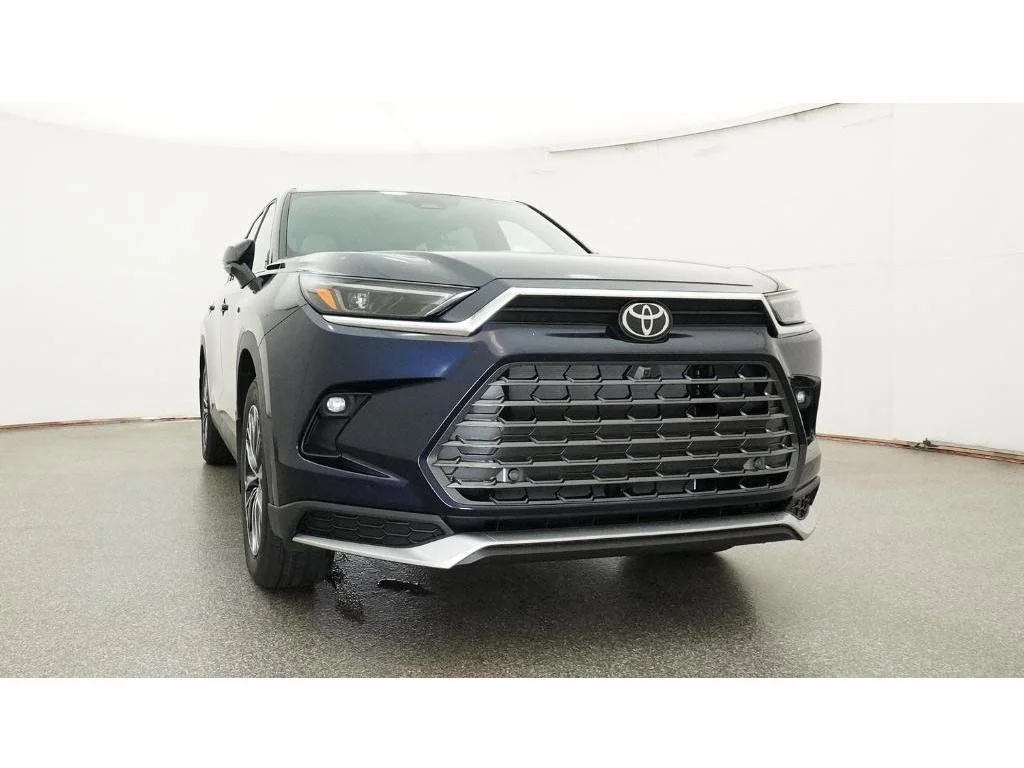 New 2026  Toyota MAX Platinum image 37