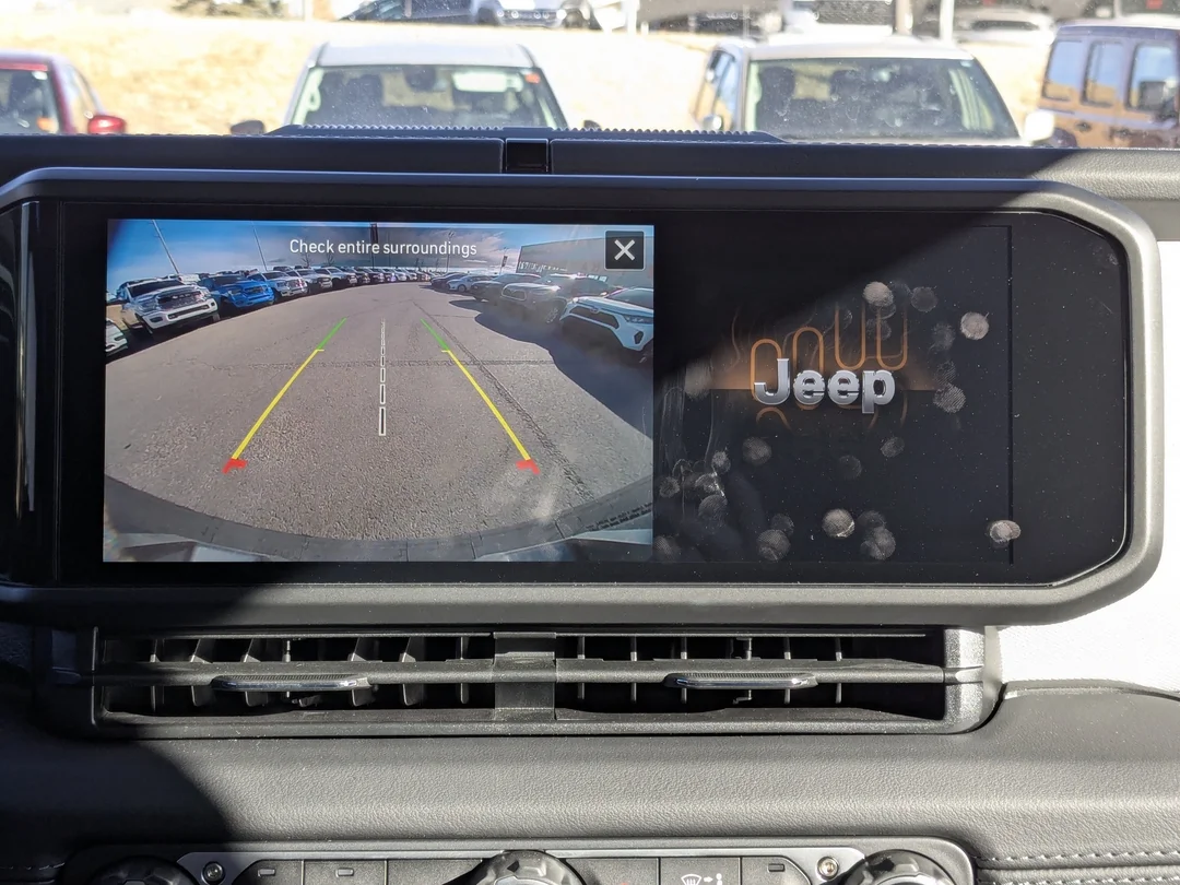 New 2026 White Jeep Sahara - - 4x4 - 12.3 inch display - Blind Spot Mon - Body Color 3 Piece HT - & More! image 19