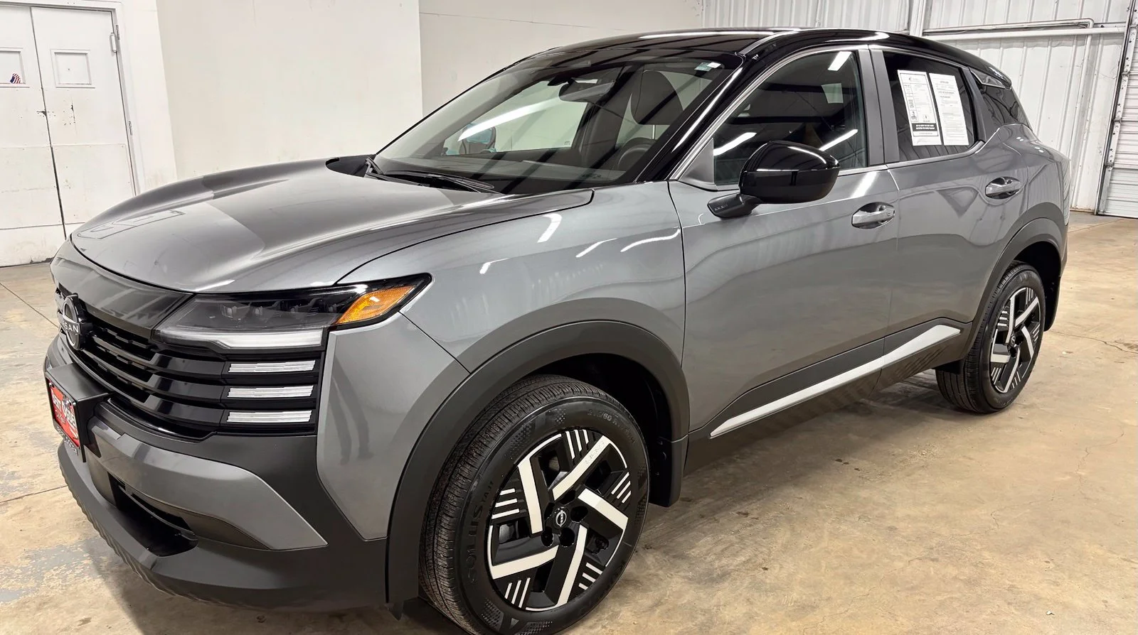 Used 2025 Gray Nissan SV image 3