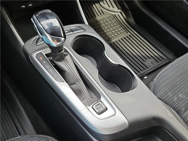Used 2025 White Buick Preferred Front-Wheel Drive image 13