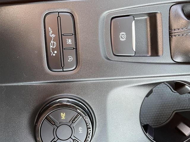 Used 2025 Shadow Black Ford XLT image 50