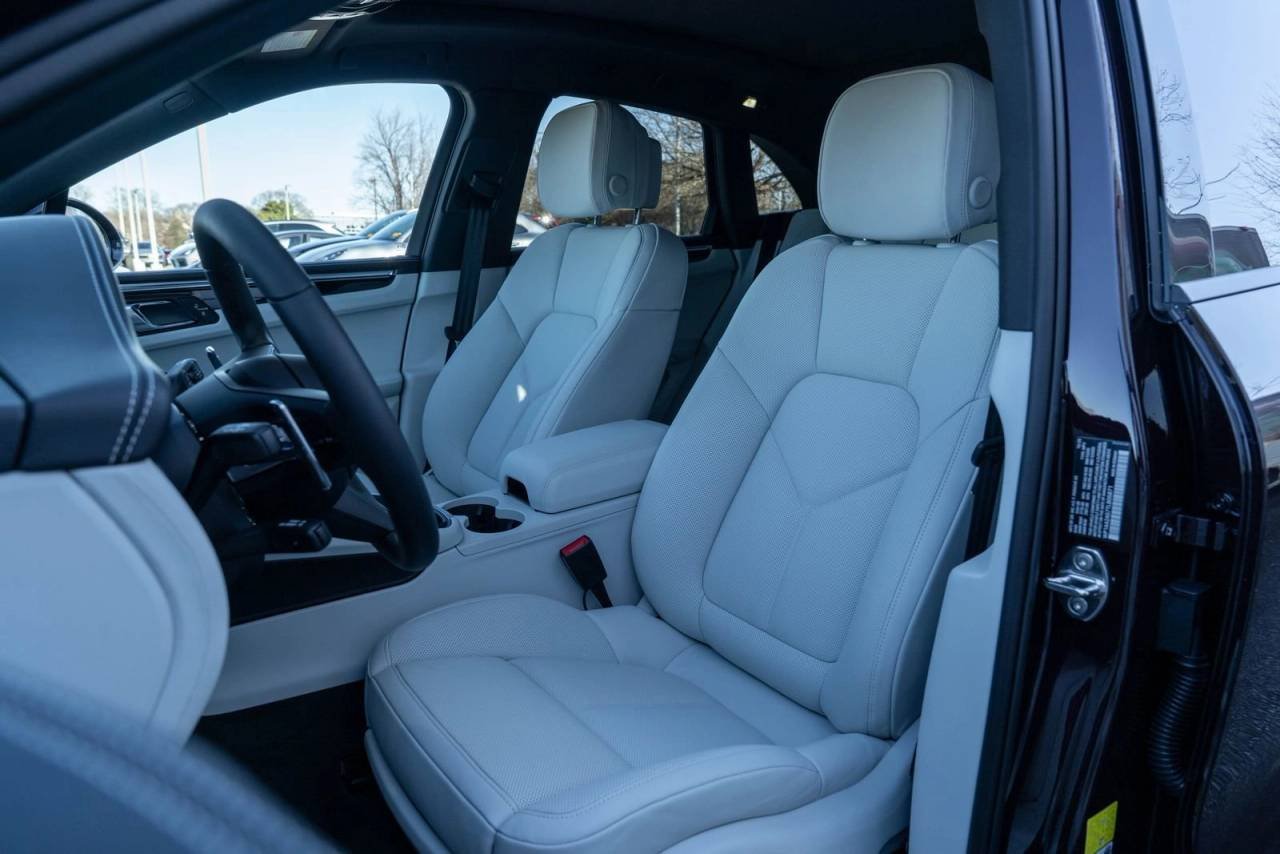 Used 2026  Porsche  image 5