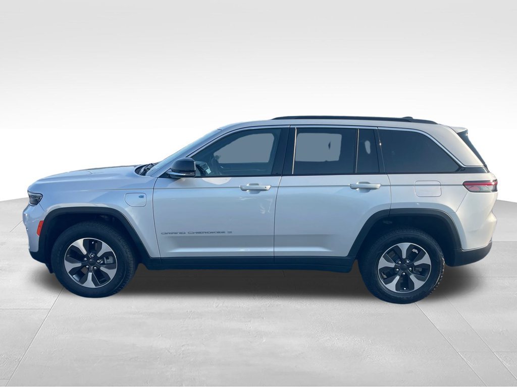 Used 2024 Silver Jeep 4xe image 2