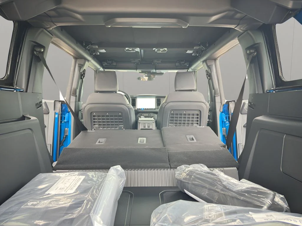 New 2026 Velocity Blue Metallic Ford Badlands image 35