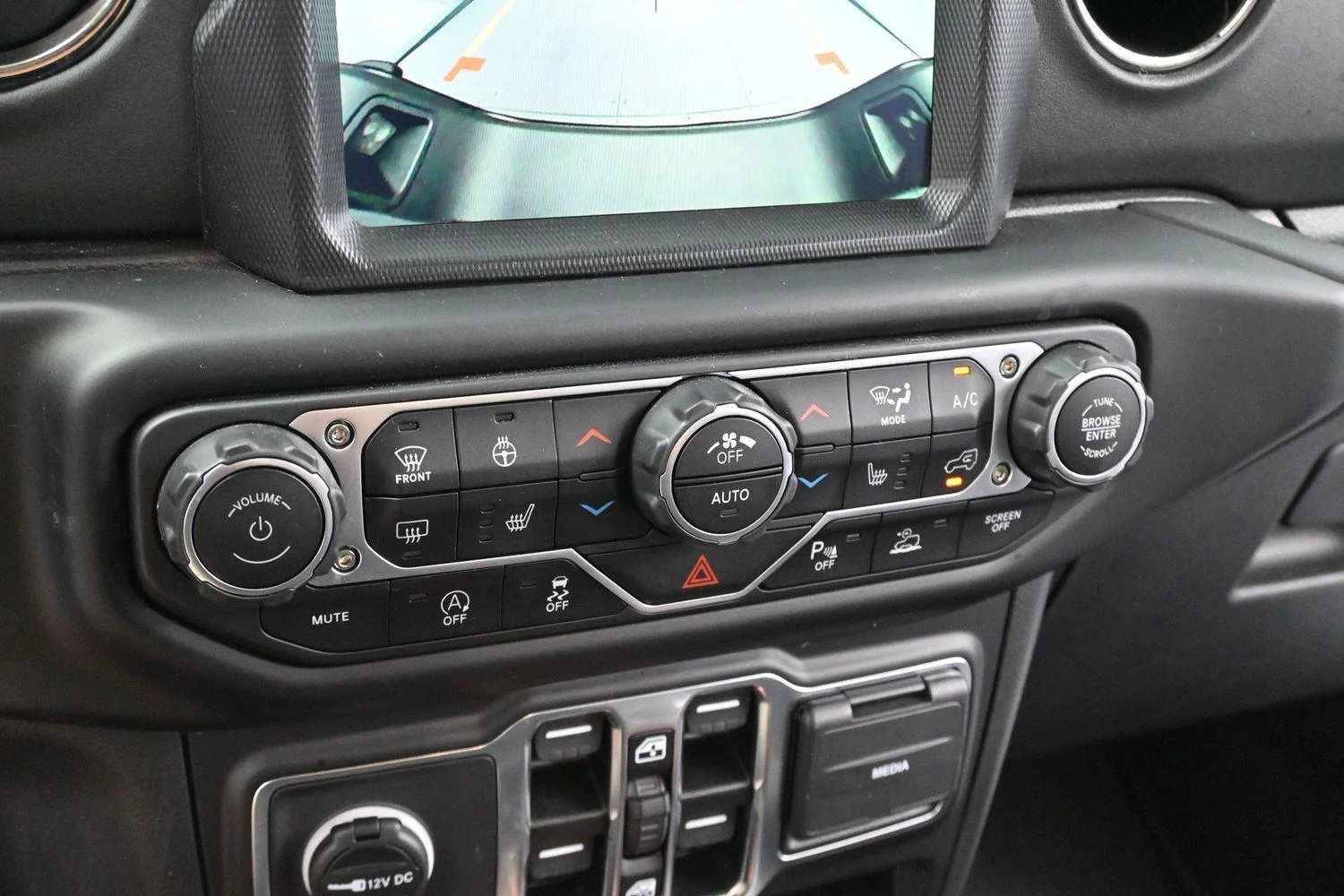 Used 2023 Black Clearcoat Jeep High Altitude image 21