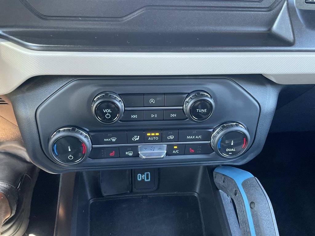 Used 2022 Black Ford Wildtrak image 22