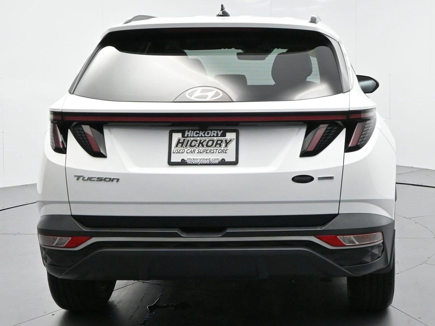 Used 2023 Serenity White Pearl Hyundai SEL image 5