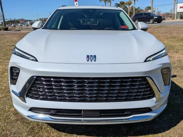 New 2026 Iridescent White Tricoat Buick Avenir image 9
